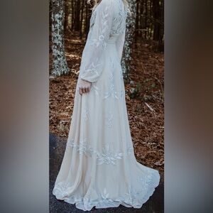BHLDN Belize Embroidered A-Line Long-Sleeve V-
Neck Gown
